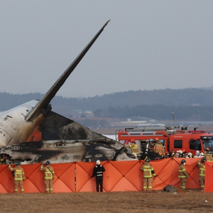 韩客机碰撞爆炸事故已致120人死亡