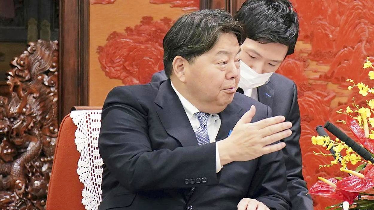 专访日本外相：如何看中日关系