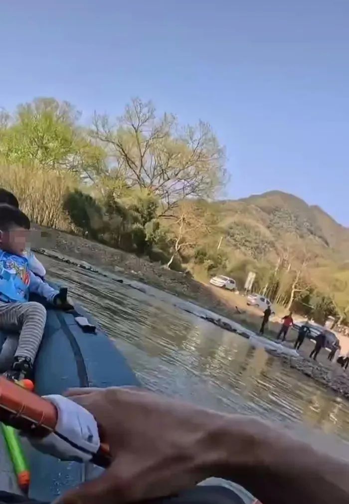 文旅局回应游客在海滩拍照遭驱赶